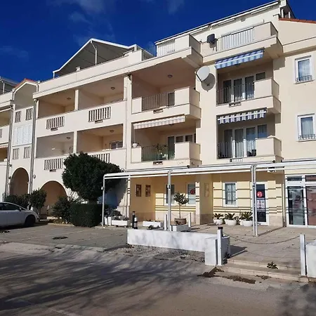In - Biograd Riviera 53598 Apartamento *