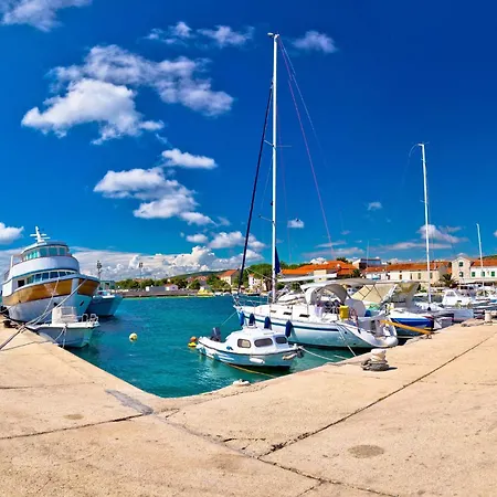 In - Biograd Riviera 53598 Turanj